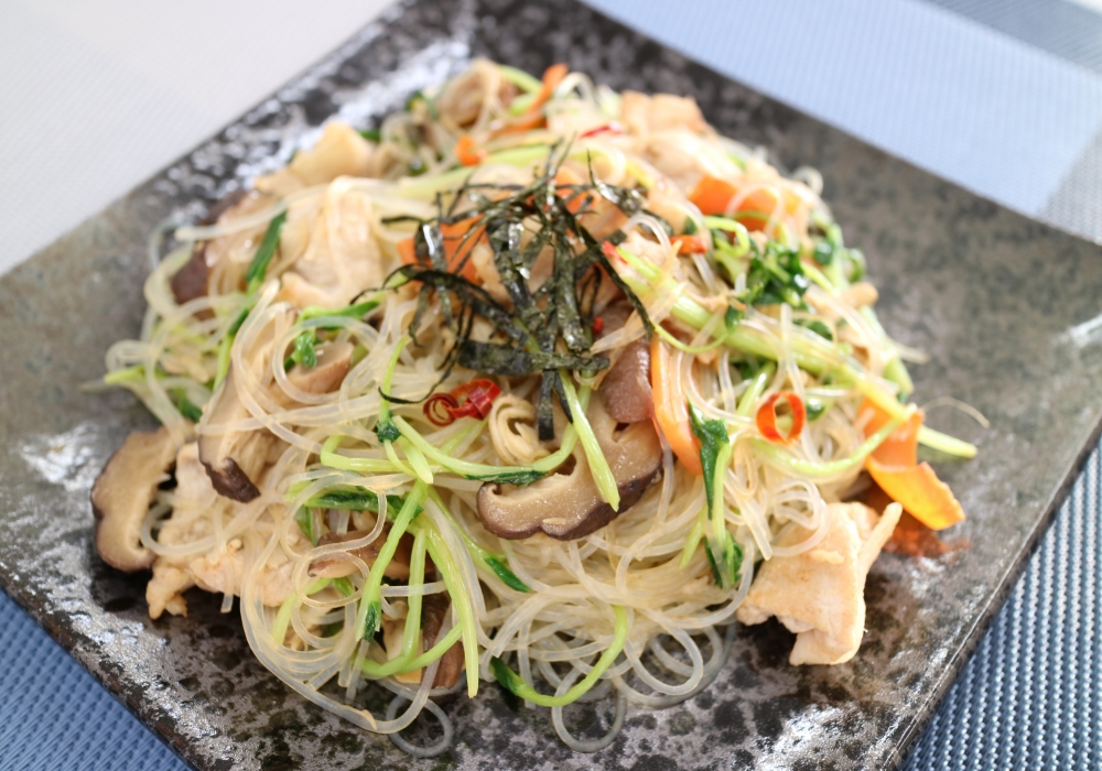 ボリューム満点！春雨の野菜炒め｜レシピ｜関西福祉科学大学が発信するレシピと栄養情報サイト - ふっかの健康食ラボラトリー